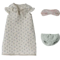 Maxi Mouse in a Nightgown