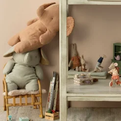 Medium Elephant - Gray